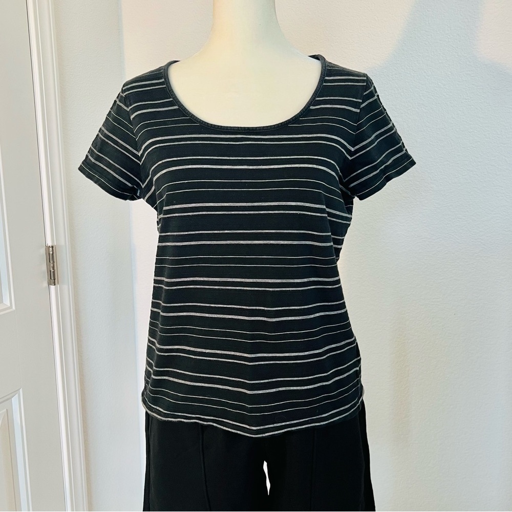 Lauren Ralph Lauren Vintage 90s Black w/ Gray Textured Stripes Petite Cotton Tee
